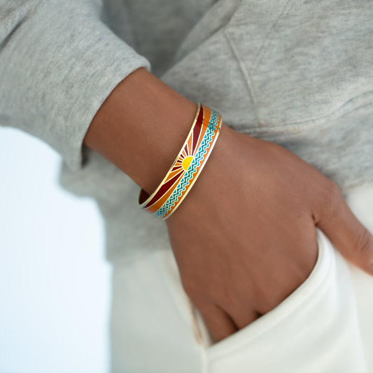 Live in the sunshine and ride life's waves Bangle