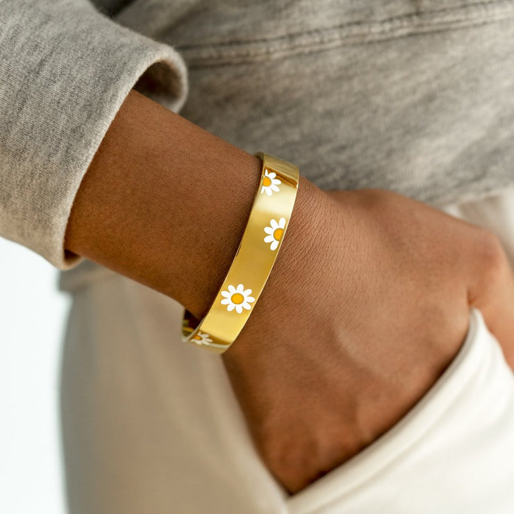 Pick Daisies And Be Happy Bangle