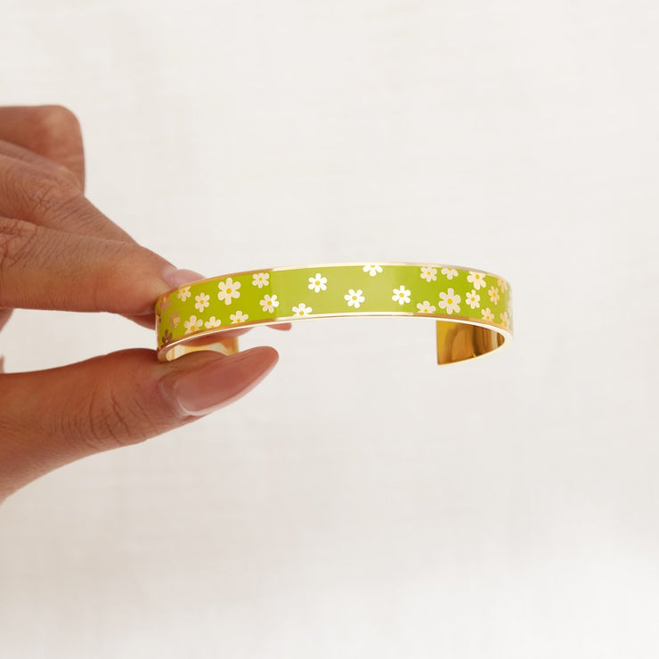 Sisters Are Different Flowers From Same Garden Daisy Green Bangle